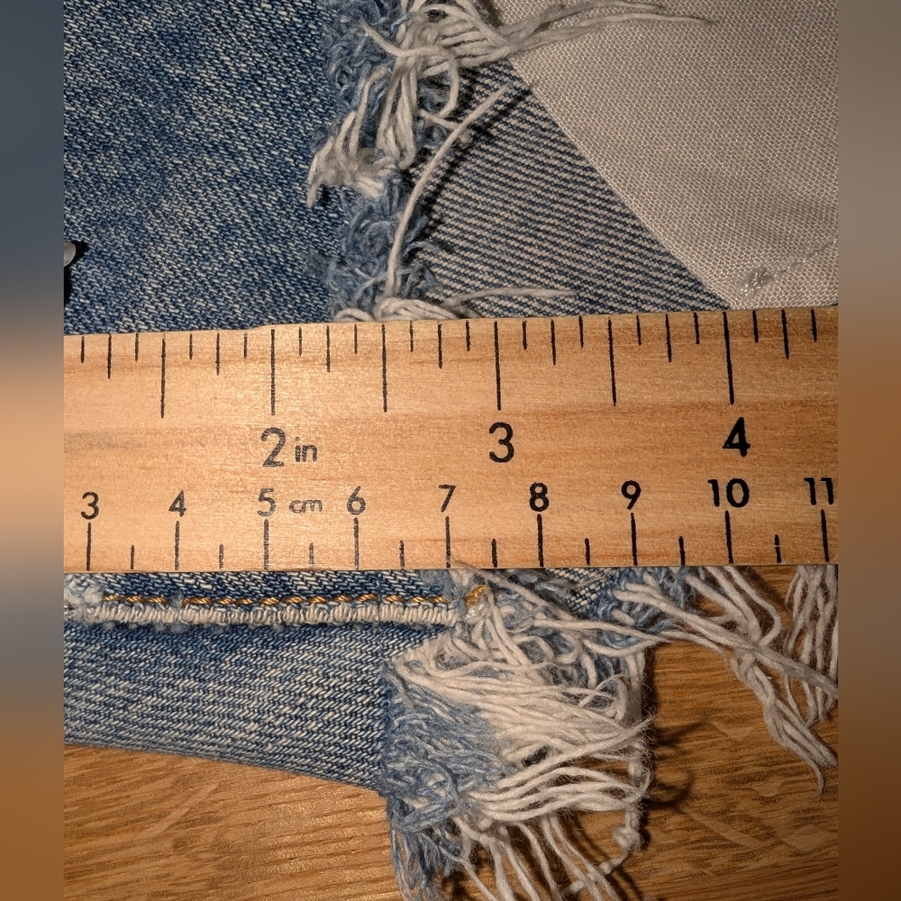 Reformation Reworked Levi's Shorts - Picture 3 of 8